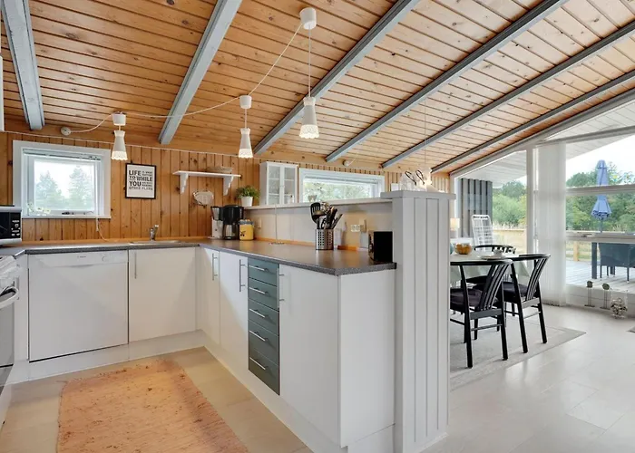 Elgin - 1-8km From The Sea By Interhome Holiday home Lakolk